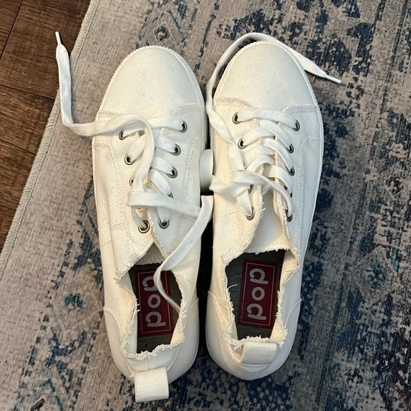 White platform sneakers - Picture 2 of 2